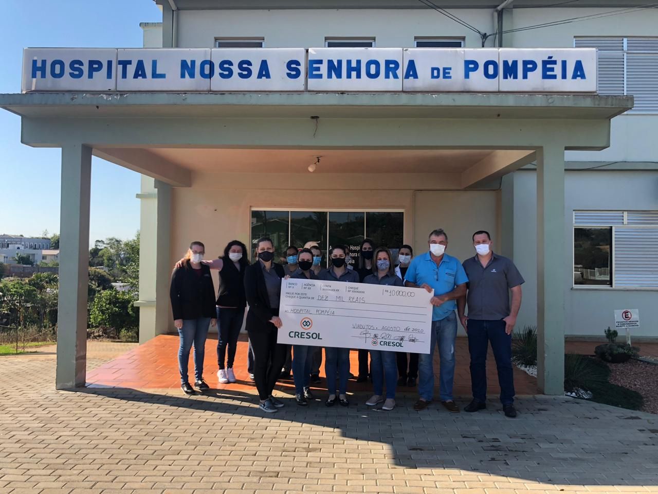 Ir para  <p><big>A Cresol ag&ecirc;ncia de Viadutos efetuou no m&ecirc;s de agosto uma doa&ccedil;&atilde;o no valor de 10 mil reais para o Hospital Nossa Senhora de Pomp&eacute;ia. O intuito desta...